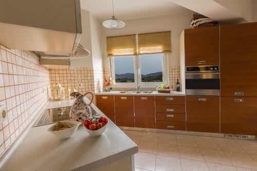 Haraki Hill & Sea View Apartments