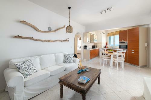 Haraki Hill & Sea View Apartments