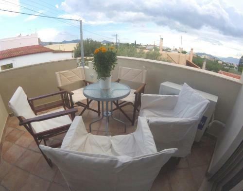 Arapakis Apartment