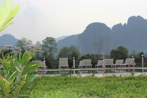 The Grand Riverside Hotel