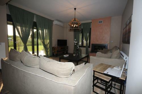 Aurelia Home