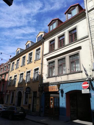 Three-bedroom Apartment On Peldu 19