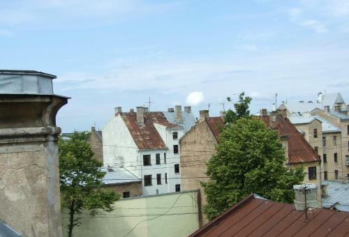 Sunlit Loft Apartment Riga