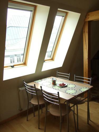 Sunlit Loft Apartment Riga
