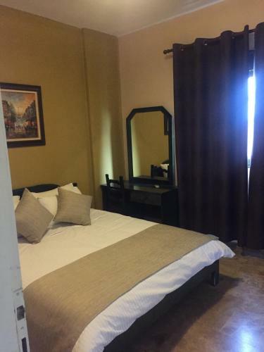 Holiday Suites Hotel & Beach Resort