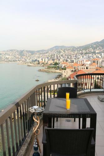 Holiday Suites Hotel & Beach Resort