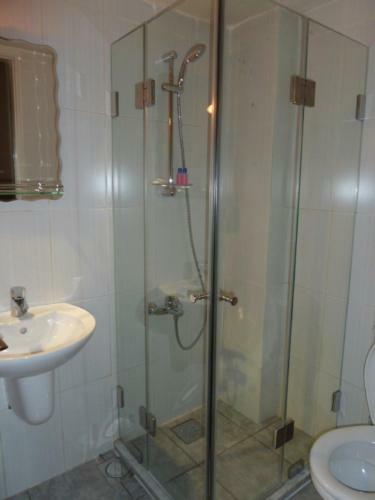 Holiday Suites Hotel & Beach Resort