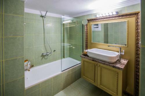 Luxury Central Apartment
