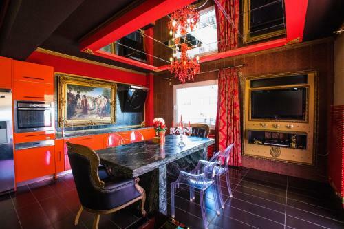 Luxury Central Apartment