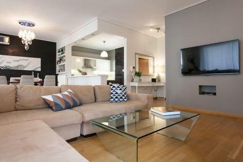 Luxury Apartment In Glyfada