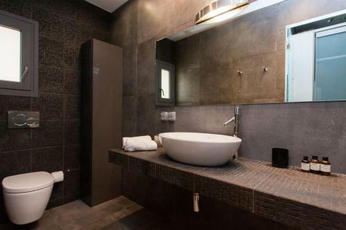 Luxury Apartment In Glyfada