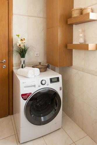 Luxury Apartment In Glyfada