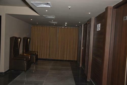 Hotel Hide Away Suites