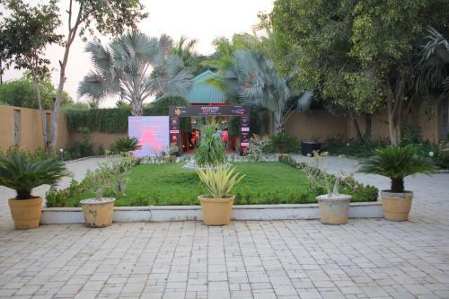 Hotel Aarohi Starz Club