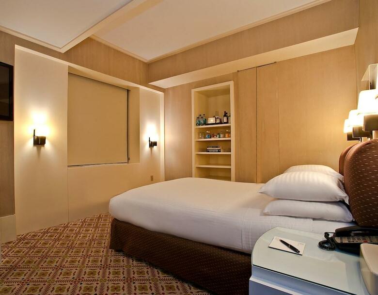 City Club Hotel
