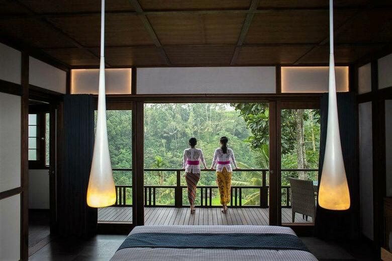 Hotel Suarapura Resort & Spa