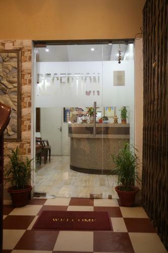 Hotel Cecil