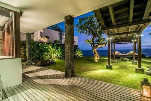 Pandawa Cliff Edge Ocean View Banyu Biru Villa