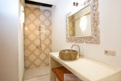 Golden Villa Shanti