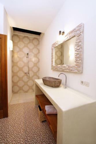 Golden Villa Shanti