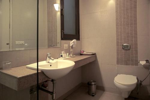 Hostal Ahuja Residency -jcm 55, Dlf Phase -2
