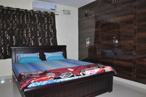Future Service Apartment