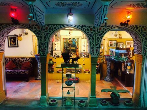 Bed & Breakfast Khandaka Mahal - A Heritage Hotel