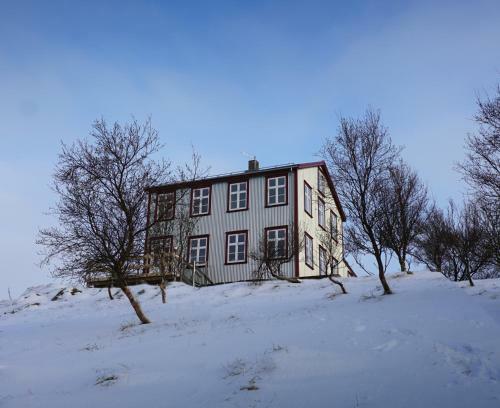 Hostal Saudafell Guesthouse