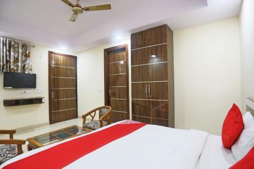 Hotel Rampal Palace