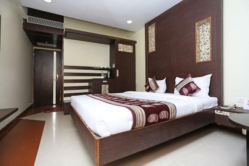 Hotel Corbiz Tower