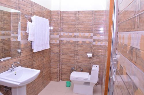 Hostal Saini Guest House