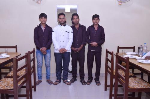 Hostal Saini Guest House