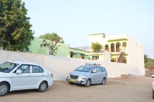 Hostal Saini Guest House