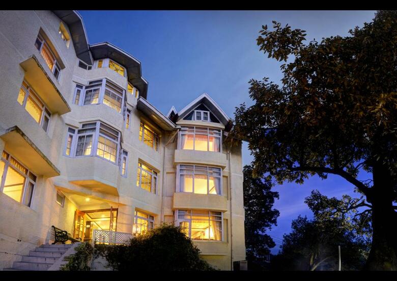 Hotel Summit Le Royale