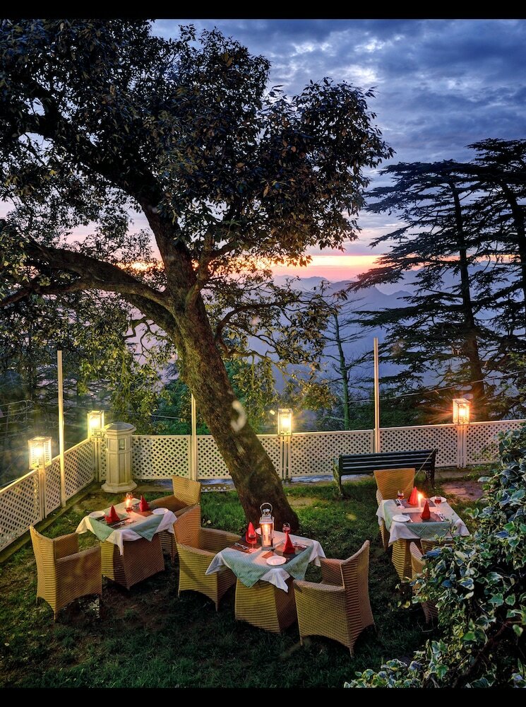 Hotel Summit Le Royale