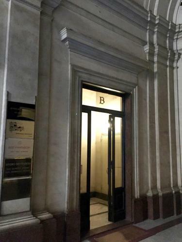 Bed & Breakfast Best (pantheon)
