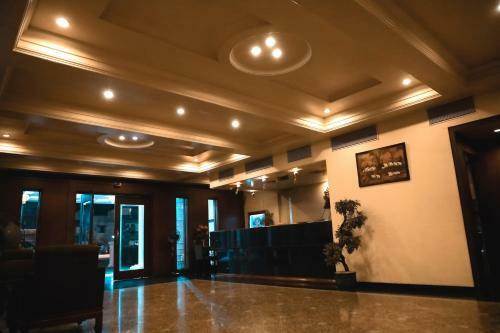 The Hotel Airport