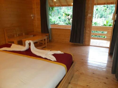 Hotel Bamboo Creek Resort