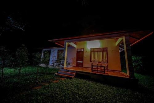 Hotel Bamboo Creek Resort