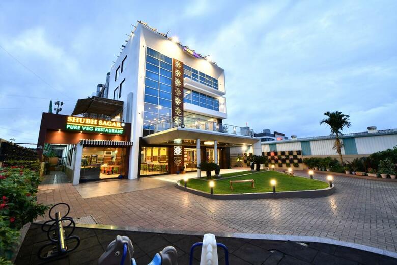 Hotel Vits Sagar Plaza, Pune Chakan