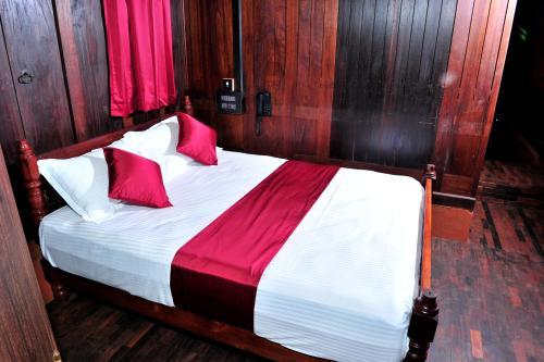 Hotel Thejas Resorts Wayanad
