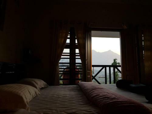 Hotel Woodrose Resort