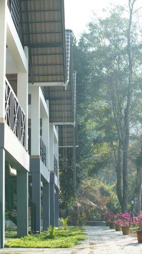 Hotel Woodrose Resort