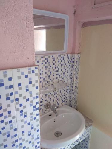 Hostal Lm Transit Hose