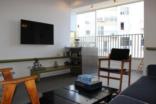 Designer's Apartments Near The Beach