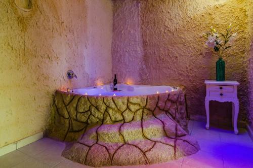 Lodge Magic Cave Cliff