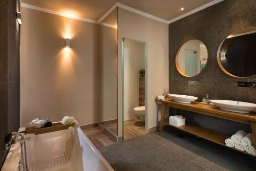Lodge Eretz Zeelim
