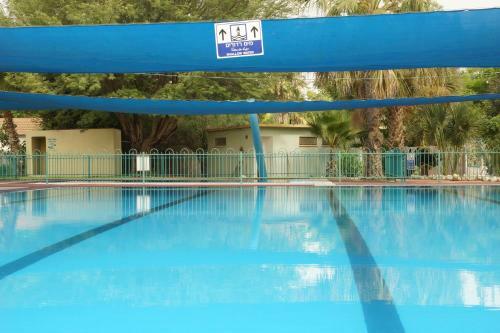Lodge Eretz Zeelim