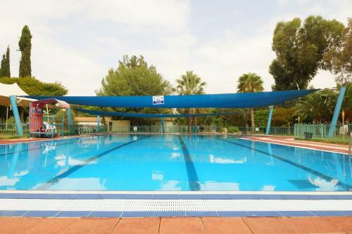 Lodge Eretz Zeelim