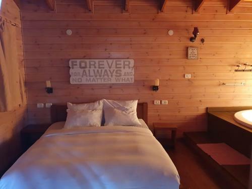 Lodge Pine Tree Cabin